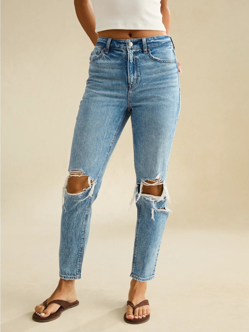 AE | NWT Mom Jeans Distressed Ripped High Rise Rigid Stretch Ankle Denim 4 Short